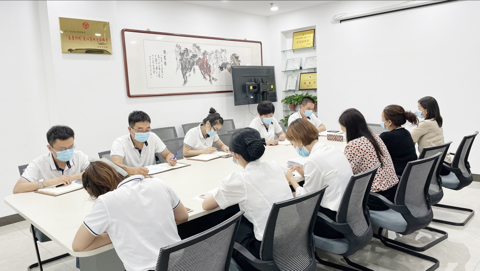 重拳反腐!河北巨鑫酒業(yè)組織召開廉政建設(shè)工作會(huì)議 重拳反腐!河北巨鑫酒業(yè)組織召開廉政建設(shè)工作會(huì)議